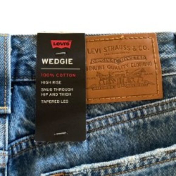 NWT Levi's Wedgie Fit Jeans 23 - Picture 4 of 5